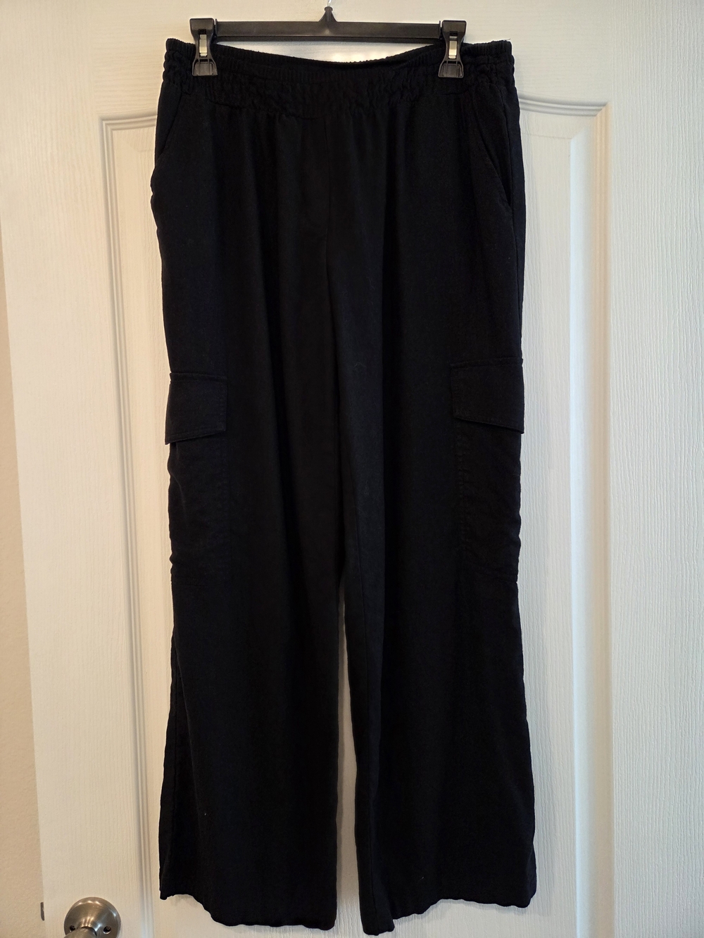 Black Lineb Wide-Leg Cargo Pants with Elastic Waist